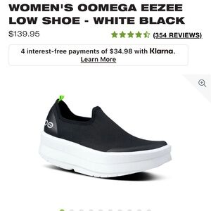 OOFOS WOMEN'S OOMEGA EEZEE LOW SHOE - WHITE BLACK SIZE 9.5 LIGHTLY WORN